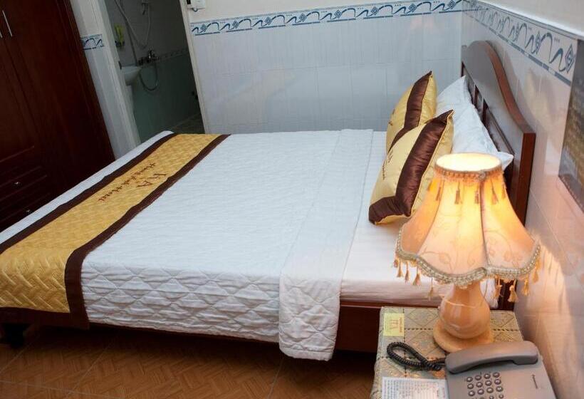 اتاق استاندارد, Hung Anh