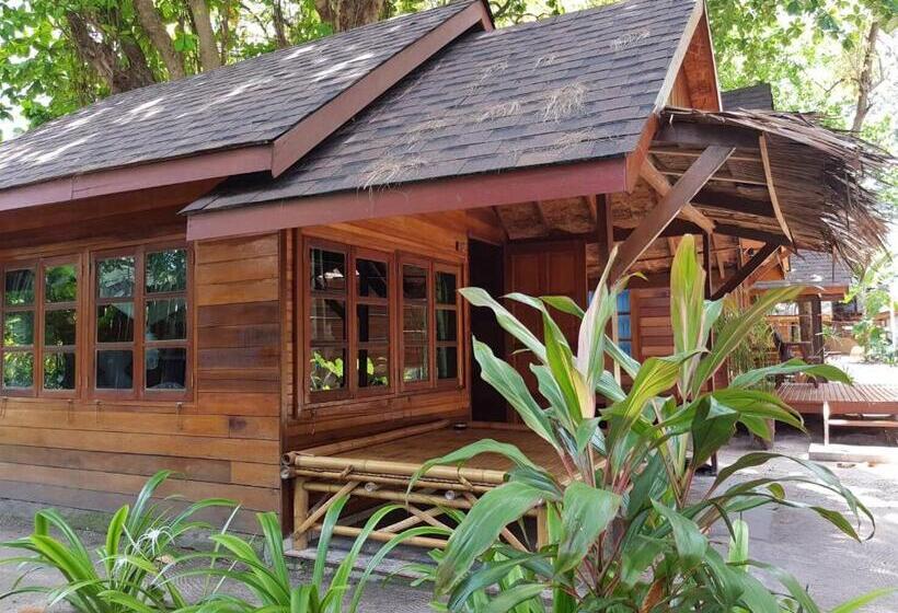 بنجلو ديلوكس, Lipe Beach Resort