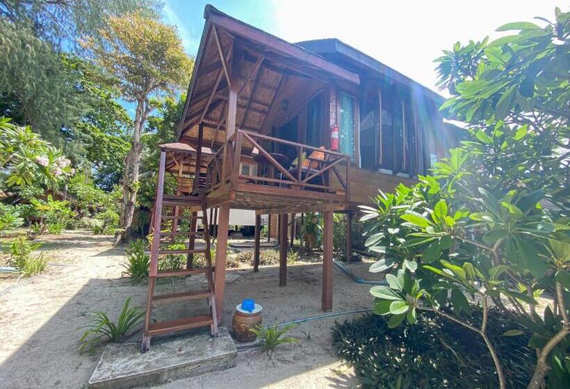 프리미엄 방갈로, Lipe Beach Resort