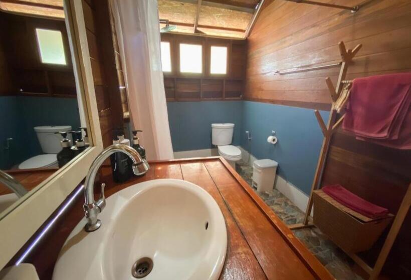 بنجلو بريميوم, Lipe Beach Resort