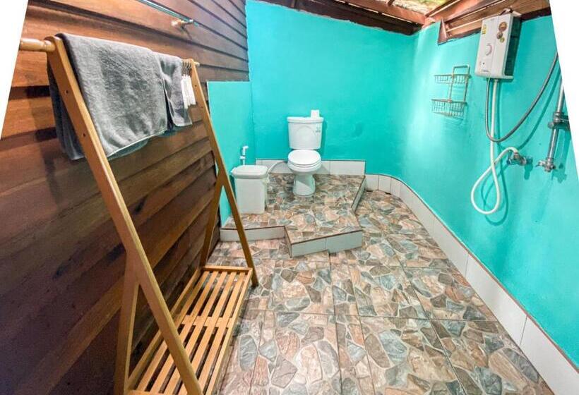 بنجلو ديلوكس, Lipe Beach Resort