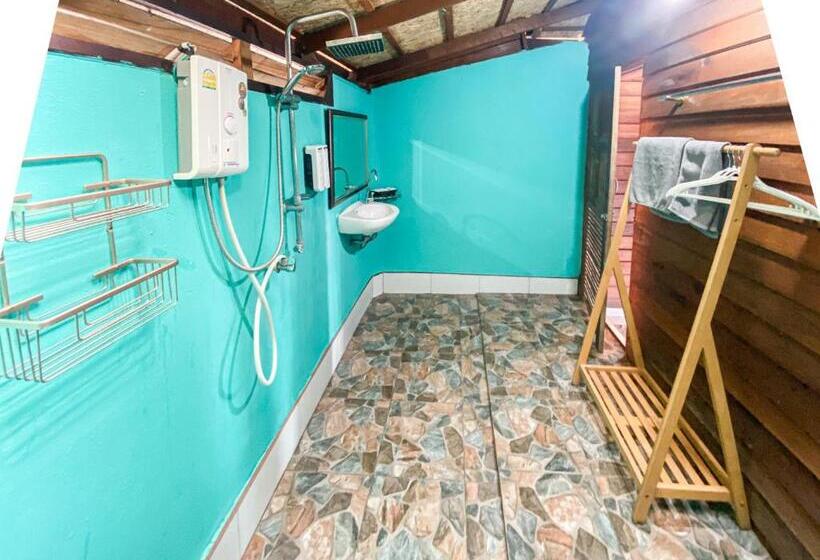 بنجلو ديلوكس, Lipe Beach Resort