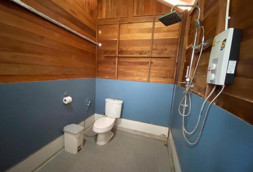 بنجلو بريميوم, Lipe Beach Resort