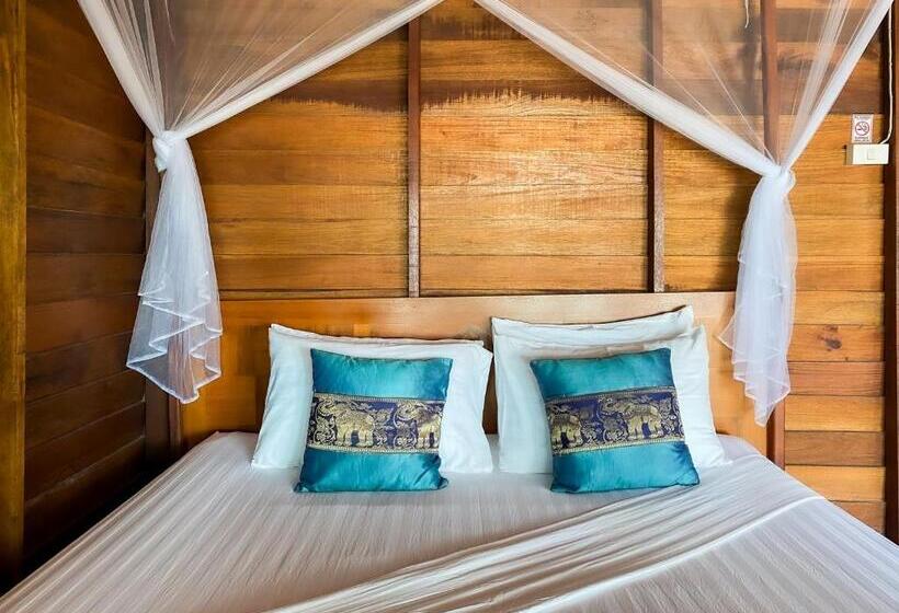 디럭스 방갈로, Lipe Beach Resort
