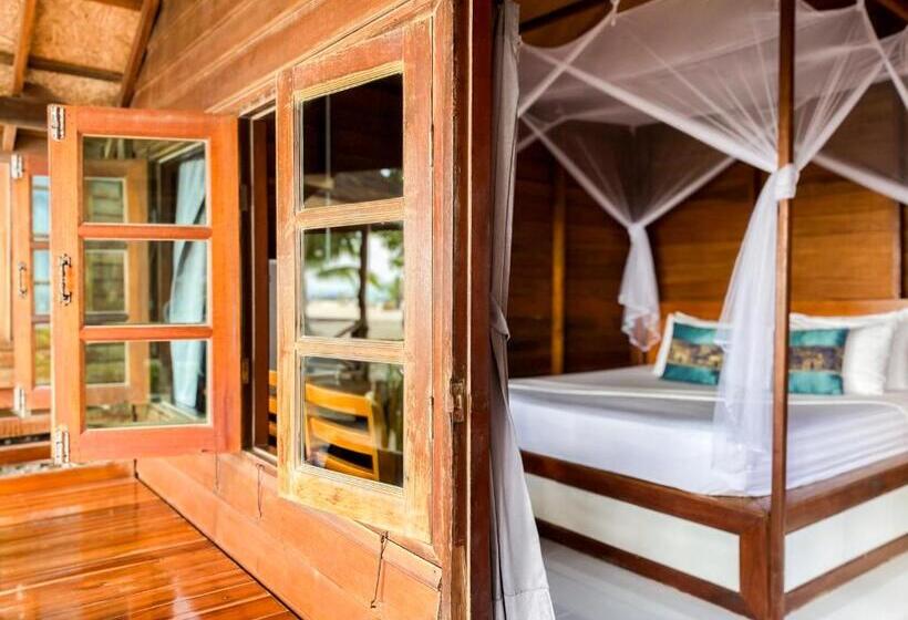 بنجلو ديلوكس, Lipe Beach Resort