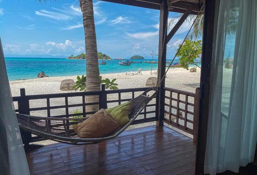 بنجلو بريميوم, Lipe Beach Resort