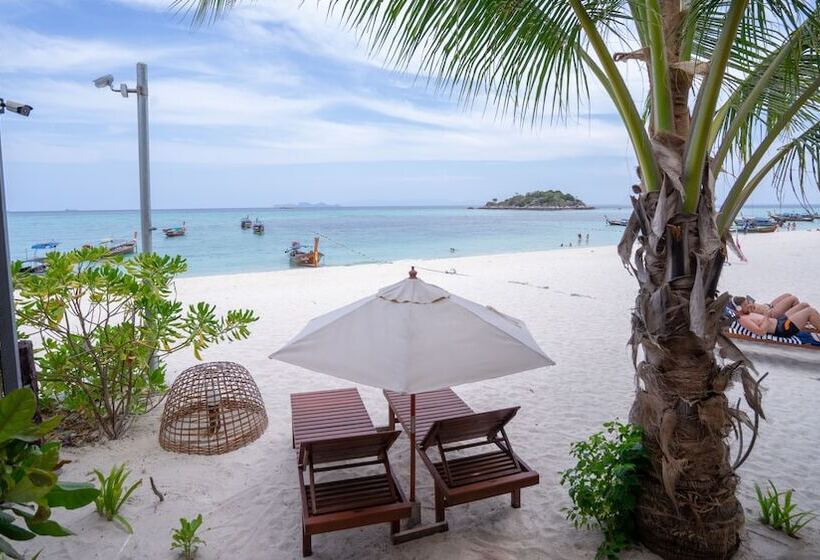 بنجلو بريميوم, Lipe Beach Resort