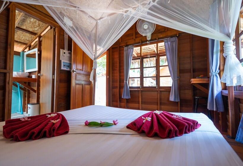 بنجلو ديلوكس, Lipe Beach Resort