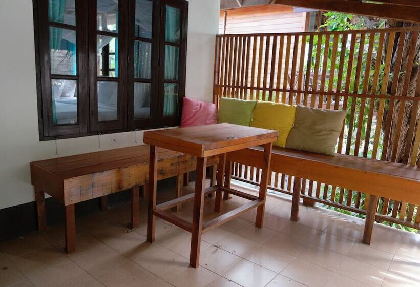 غرفة عائلية, Lipe Beach Resort