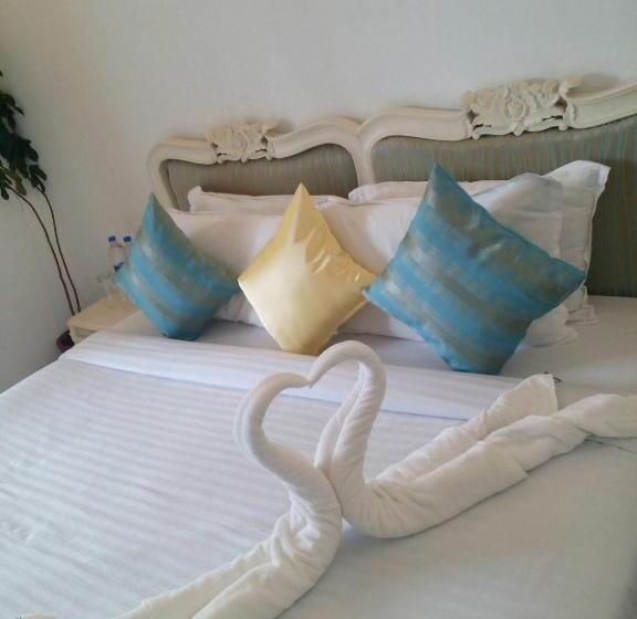 デラックスルーム, Royal Emirates Resort & Spa