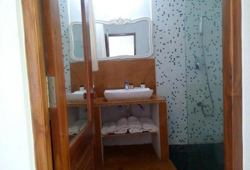 デラックスルーム, Royal Emirates Resort & Spa