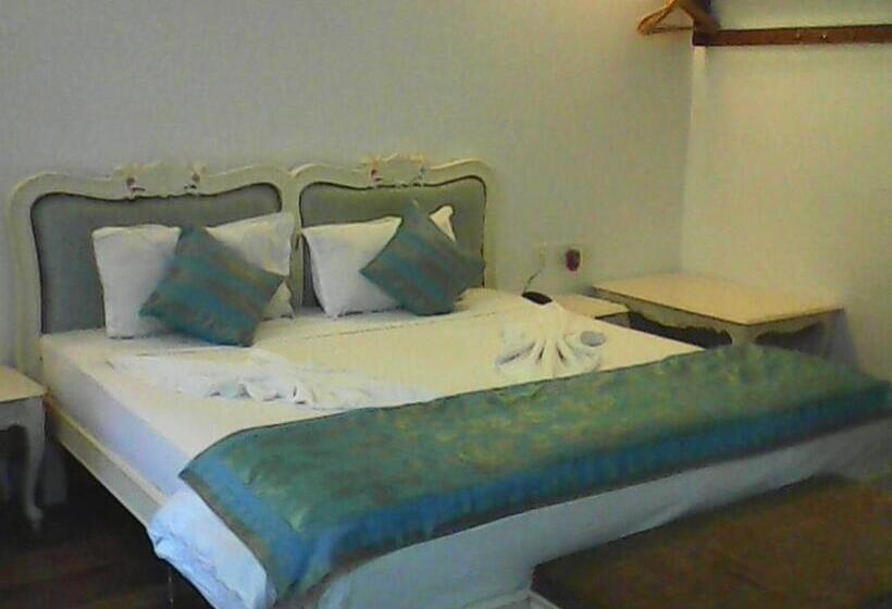 デラックスルーム, Royal Emirates Resort & Spa