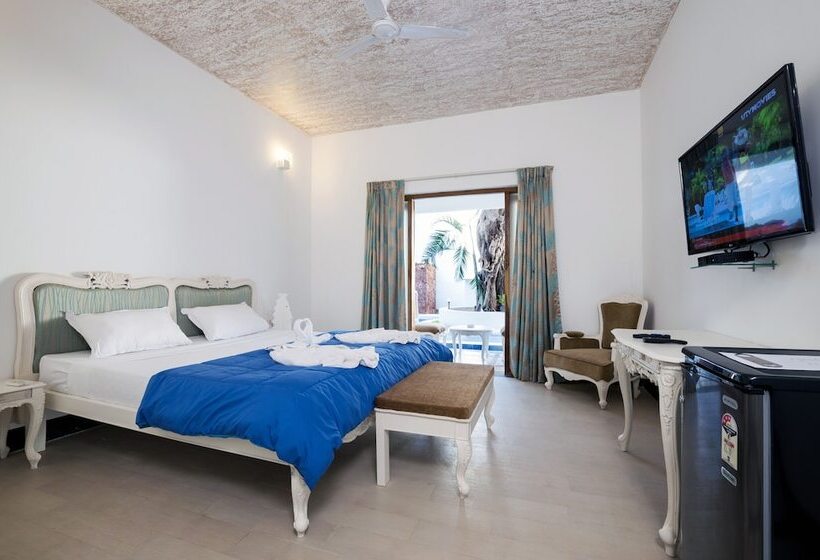 プールの見えるスーペリアルーム, Royal Emirates Resort & Spa