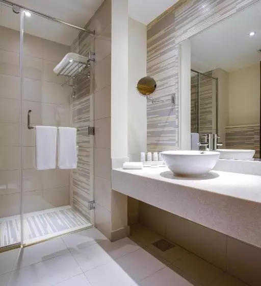 اتاق سوپریور با چشم‌انداز استخر, Radisson Blu Resort Jizan