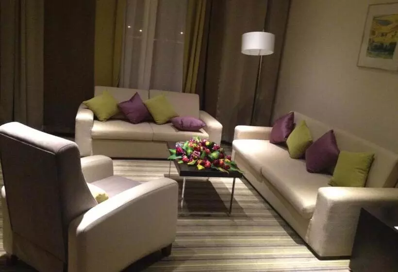 سوئیت با تخت بزرگ, Radisson Blu Resort Jizan