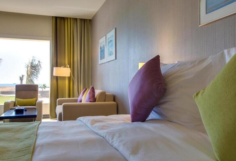 חדר פרמיום בצד עם נוף לים, Radisson Blu Resort Jizan