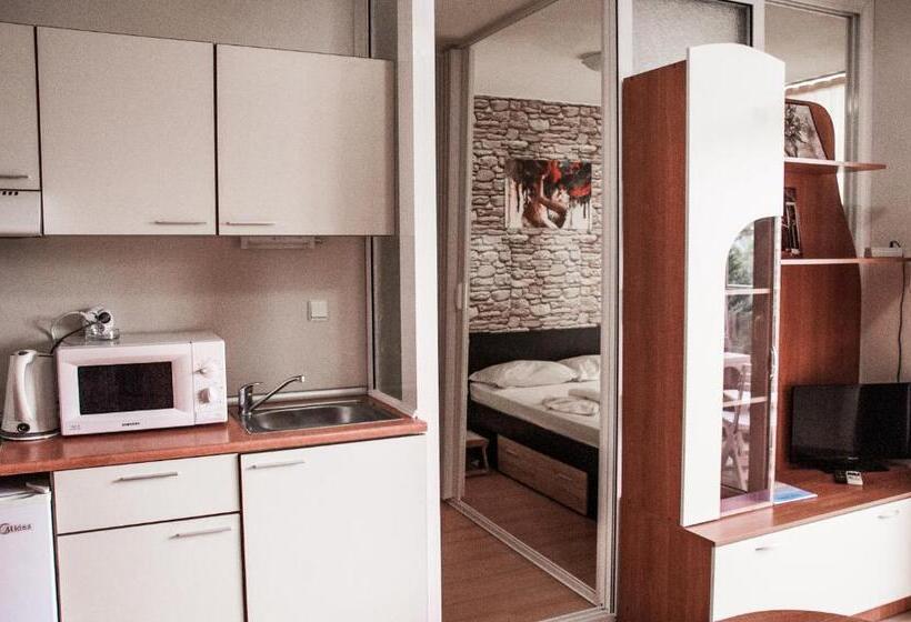 شقة غرفة واحدة, Rainbow 2 Holiday Complex