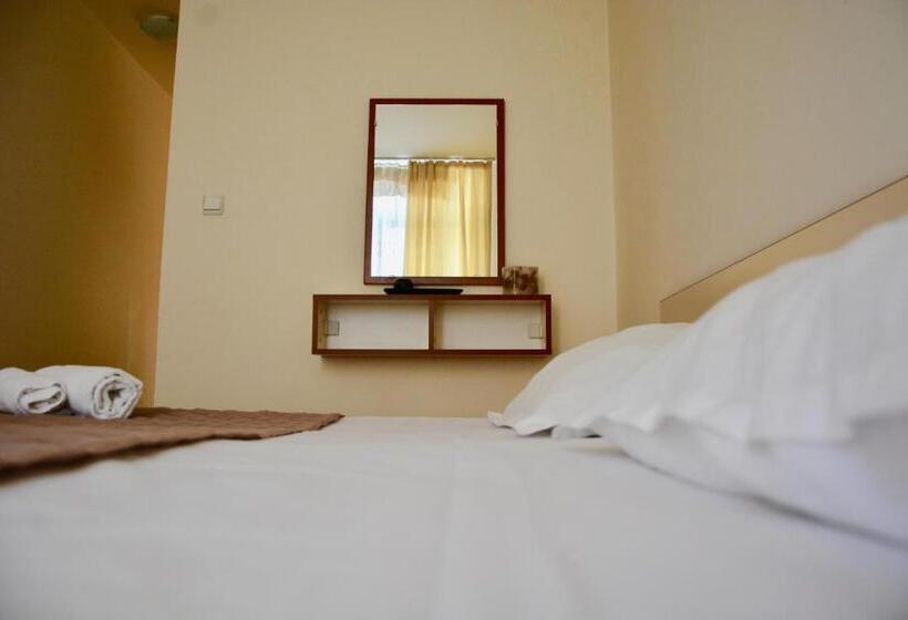 شقة غرفة واحدة, Rainbow 2 Holiday Complex