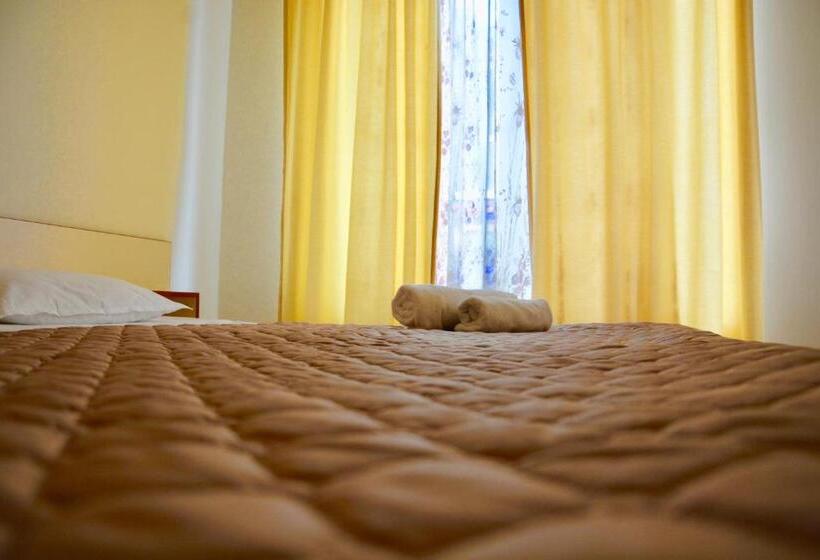 شقة غرفة واحدة, Rainbow 2 Holiday Complex