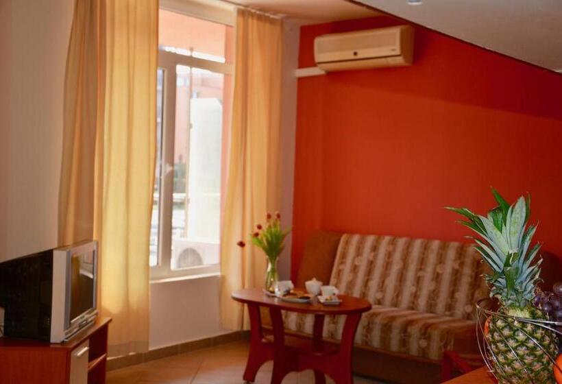 شقة غرفة واحدة, Rainbow 2 Holiday Complex