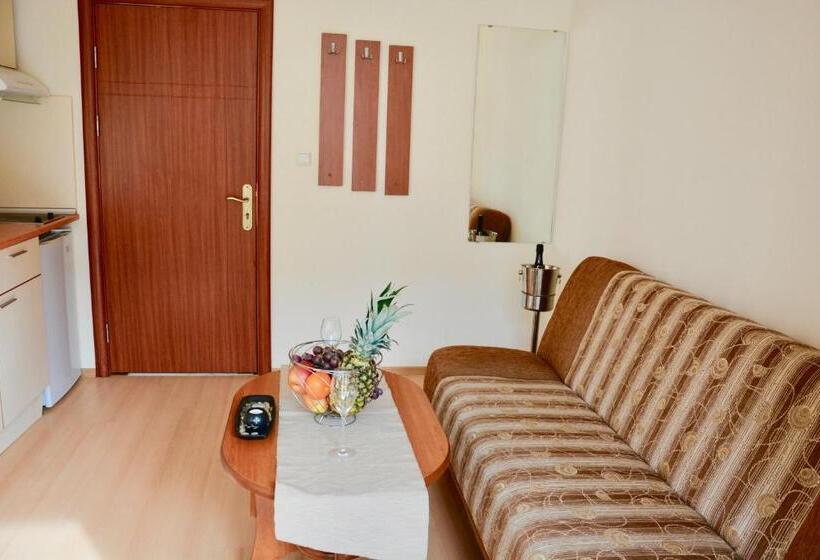 إستوديو قياسى, Rainbow 2 Holiday Complex