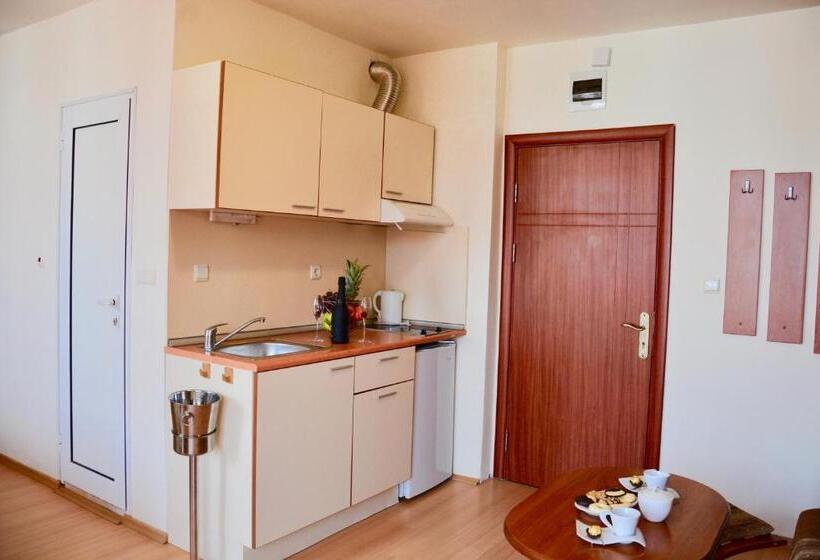 إستوديو قياسى, Rainbow 2 Holiday Complex