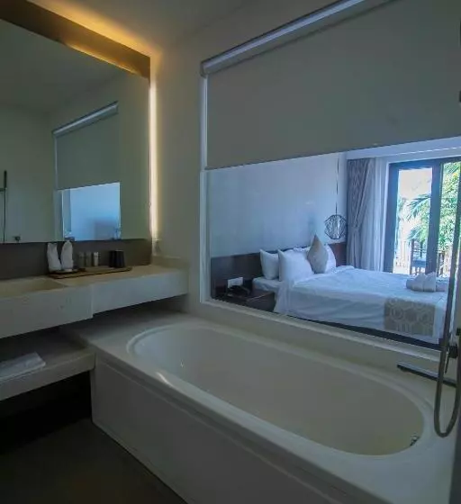 اتاق سوپریور با چشمانداز دریا, Ren Resort