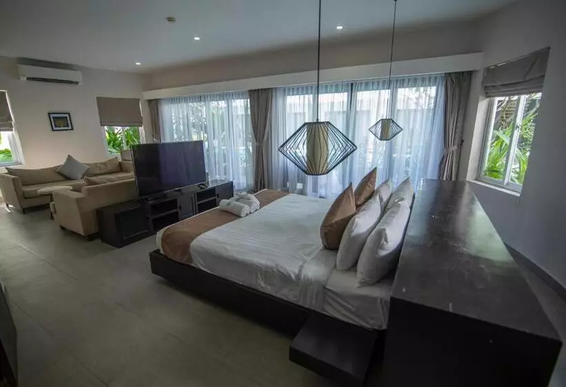 اتاق اجرایی, Ren Resort