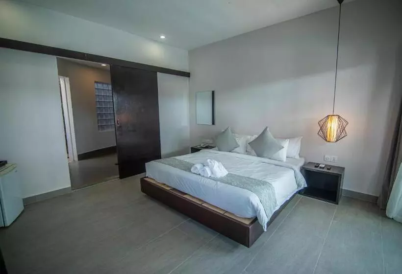 اتاق کلاب, Ren Resort