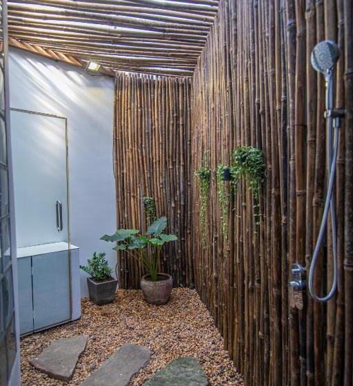 Номер Клуб, Ren Resort