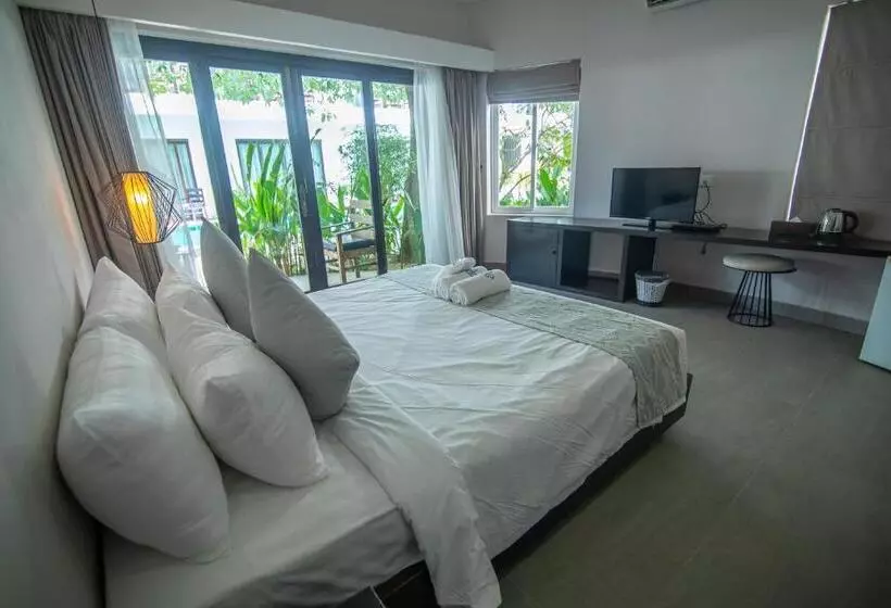 اتاق کلاب, Ren Resort