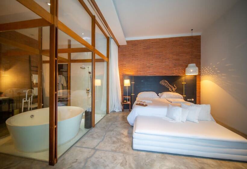 غرفة سوبيريور, Sala Ayutthaya