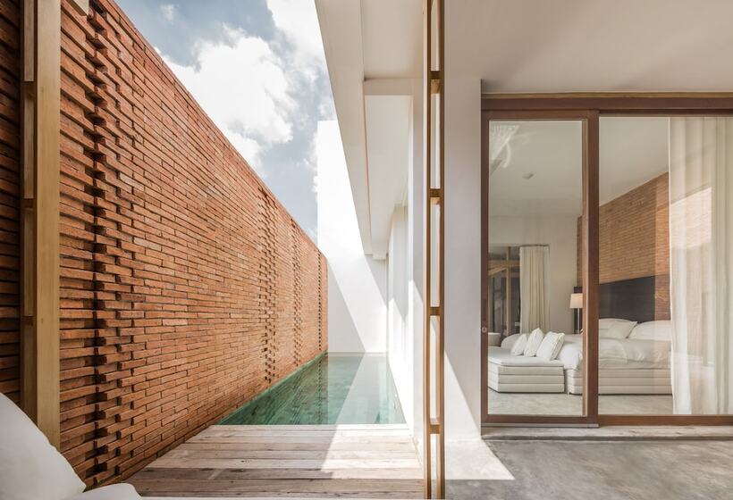 جناح مزود بحمام سباحة, Sala Ayutthaya