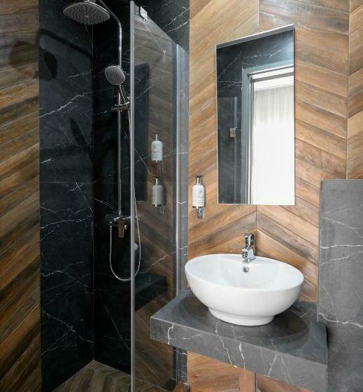 バルコニー付きスーペリアルーム, Skianthion