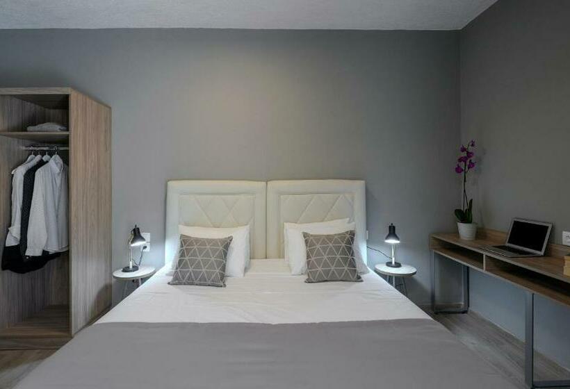 バルコニー付きスーペリアルーム, Skianthion