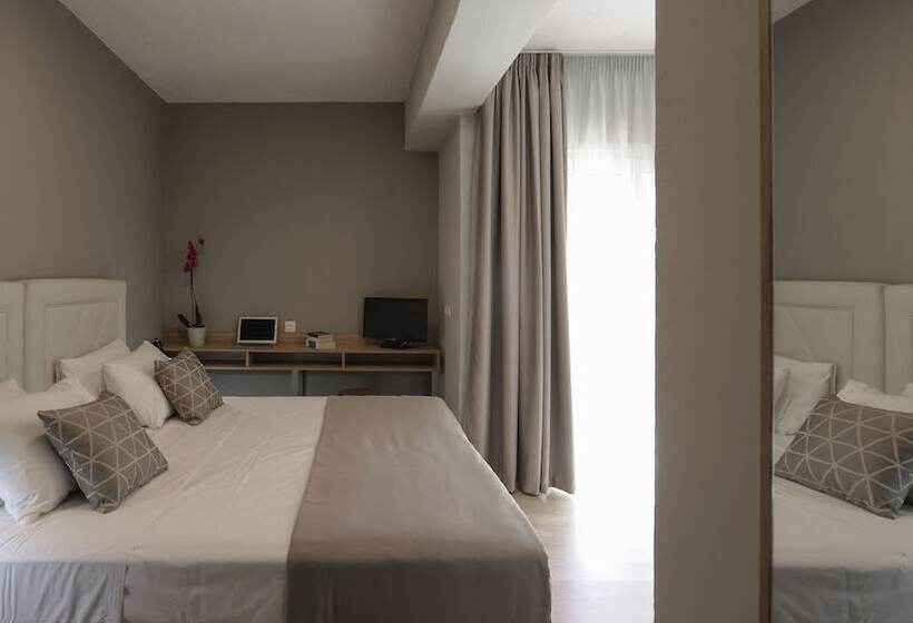 バルコニー付きスーペリアルーム, Skianthion