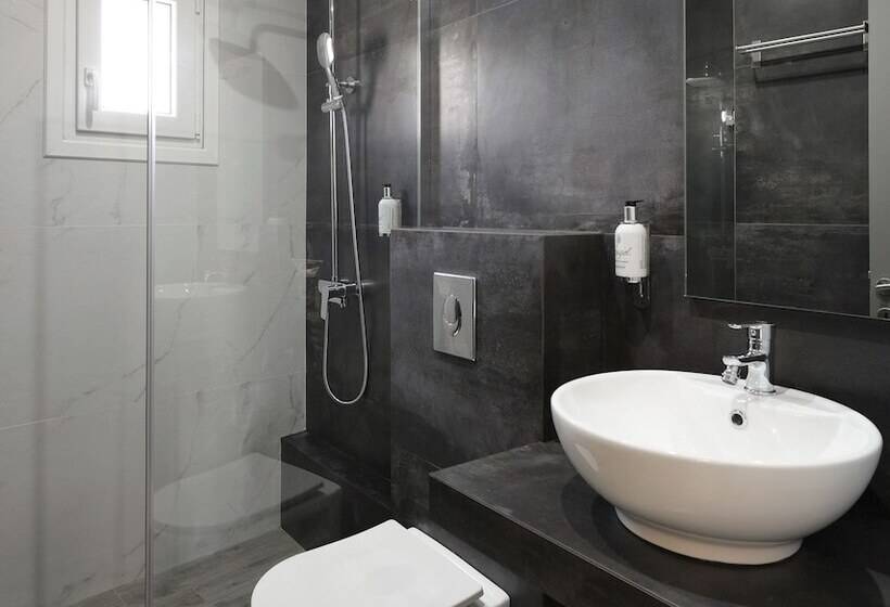 ファミリールーム, Skianthion