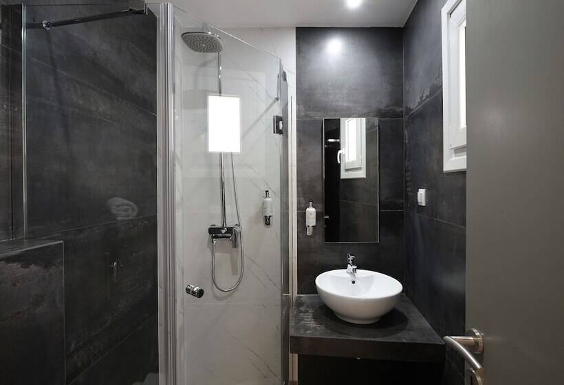 デラックストリプルルーム, Skianthion