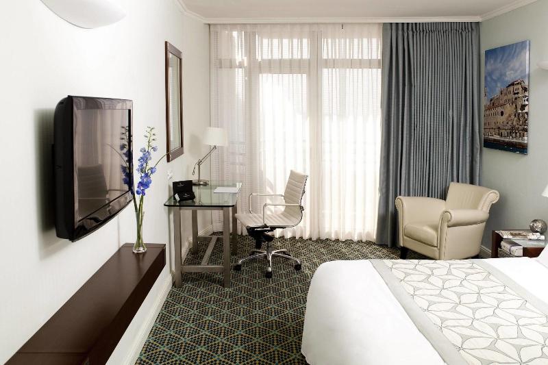 スタンダードルーム, Skianthion