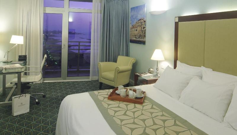 スタンダードルーム, Skianthion