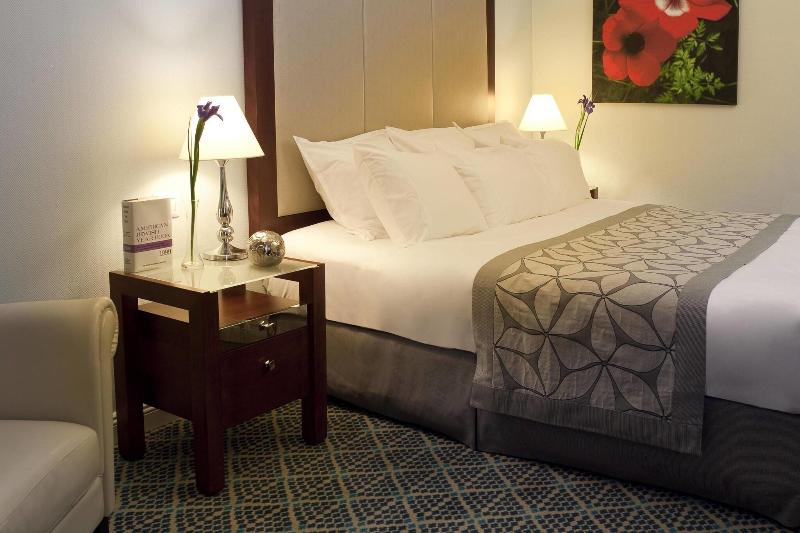 スタンダードルーム, Skianthion