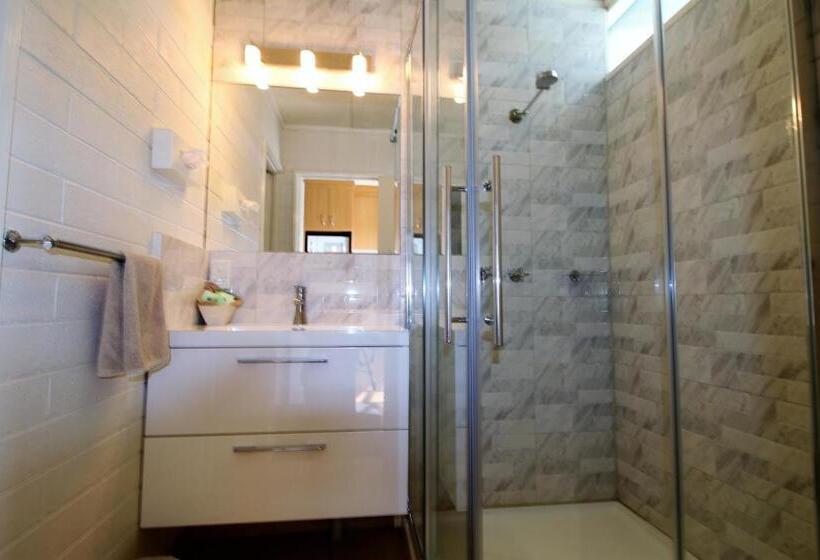 חדר משפחתי, Cobram Colonial Motor Inn