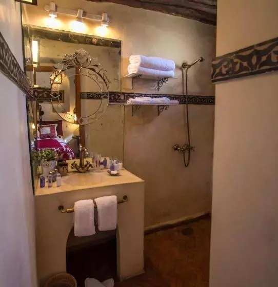 اتاق سوپریور, Riad Thamayna