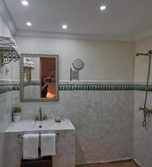 اتاق استاندارد, Riad Thamayna