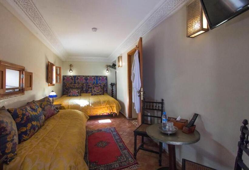 اتاق استاندارد سه نفره, Riad Thamayna