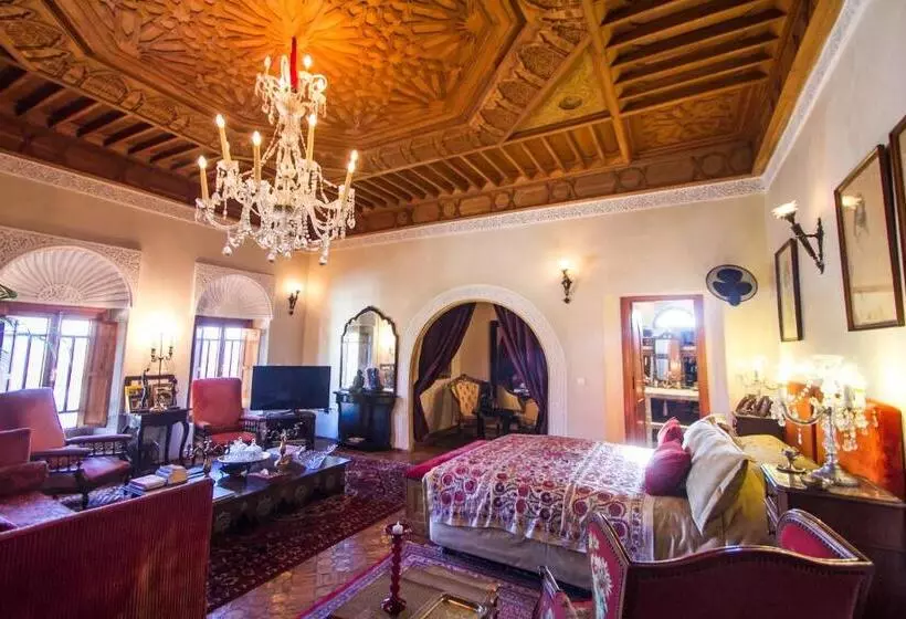 سوییت, Riad Thamayna