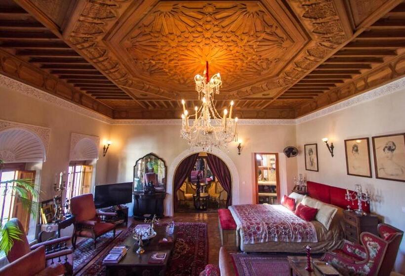 سوییت, Riad Thamayna