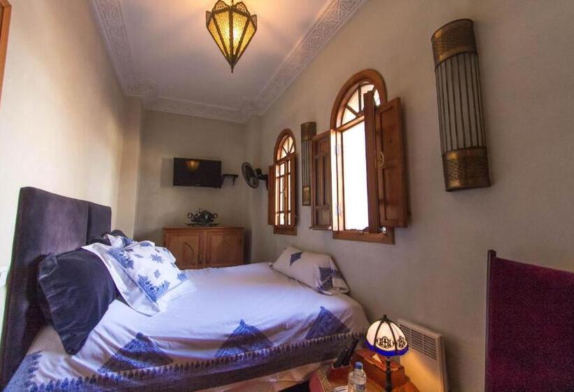 اتاق عادی, Riad Thamayna