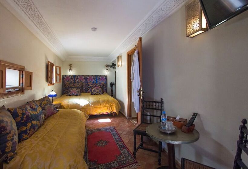 اتاق استاندارد سه نفره, Riad Thamayna