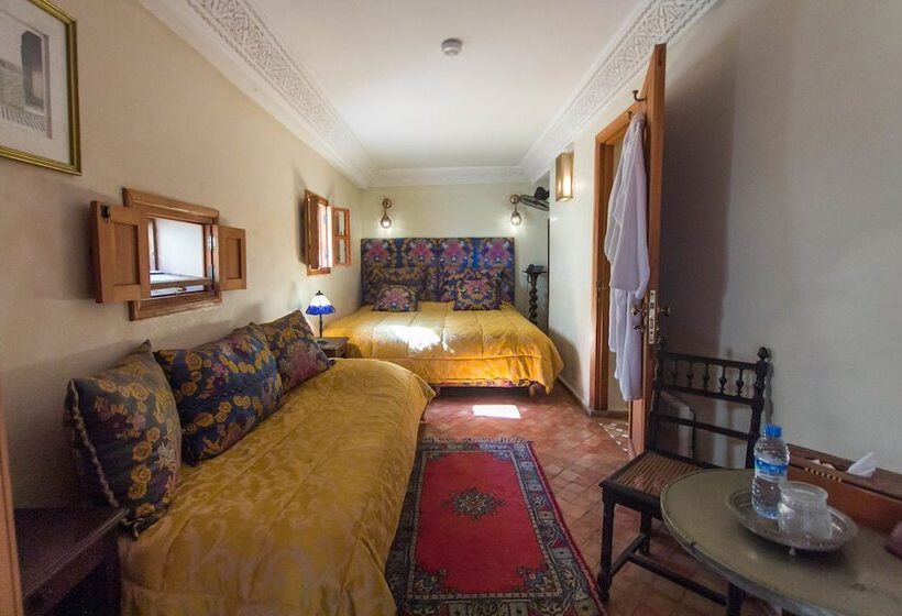 اتاق استاندارد سه نفره, Riad Thamayna